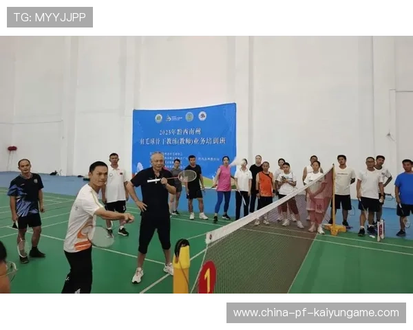 羽毛球教练员与学校体育教师建立交流机制，羽毛球教练的重要性